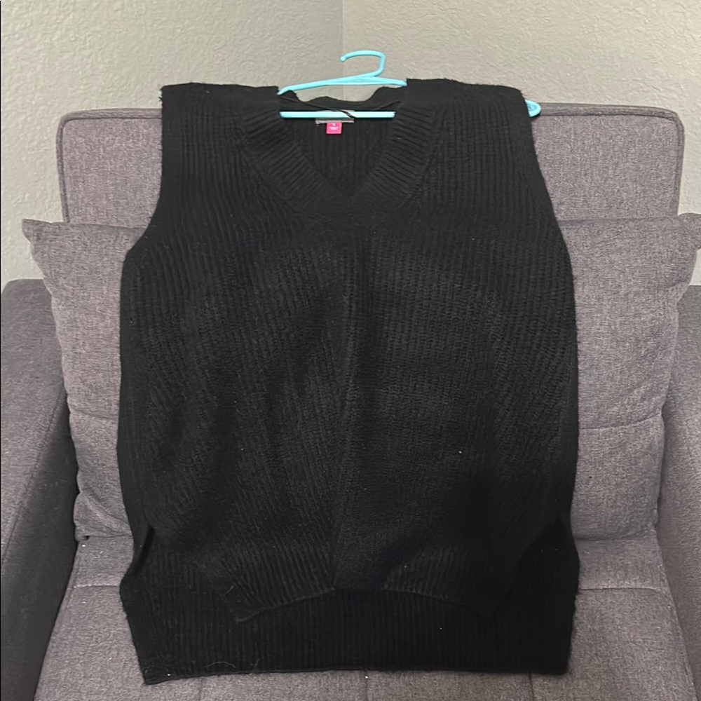 Vince Camuto Black V-Neck Sweater